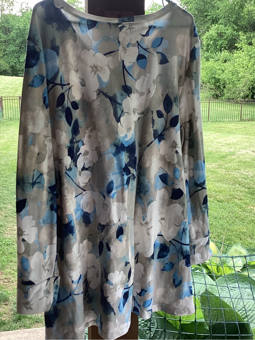 LuLaRoe Elizabeth Shirt in Floral - 2XL - Picture 2 of 6